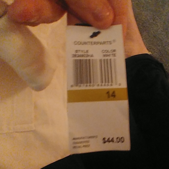 NWT white pants - Picture 2 of 2